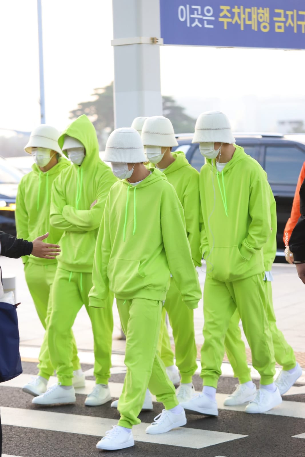 Fashion Serba Neon NCT Dream Dinilai Sebagai Fashion Grup Paling Iconic